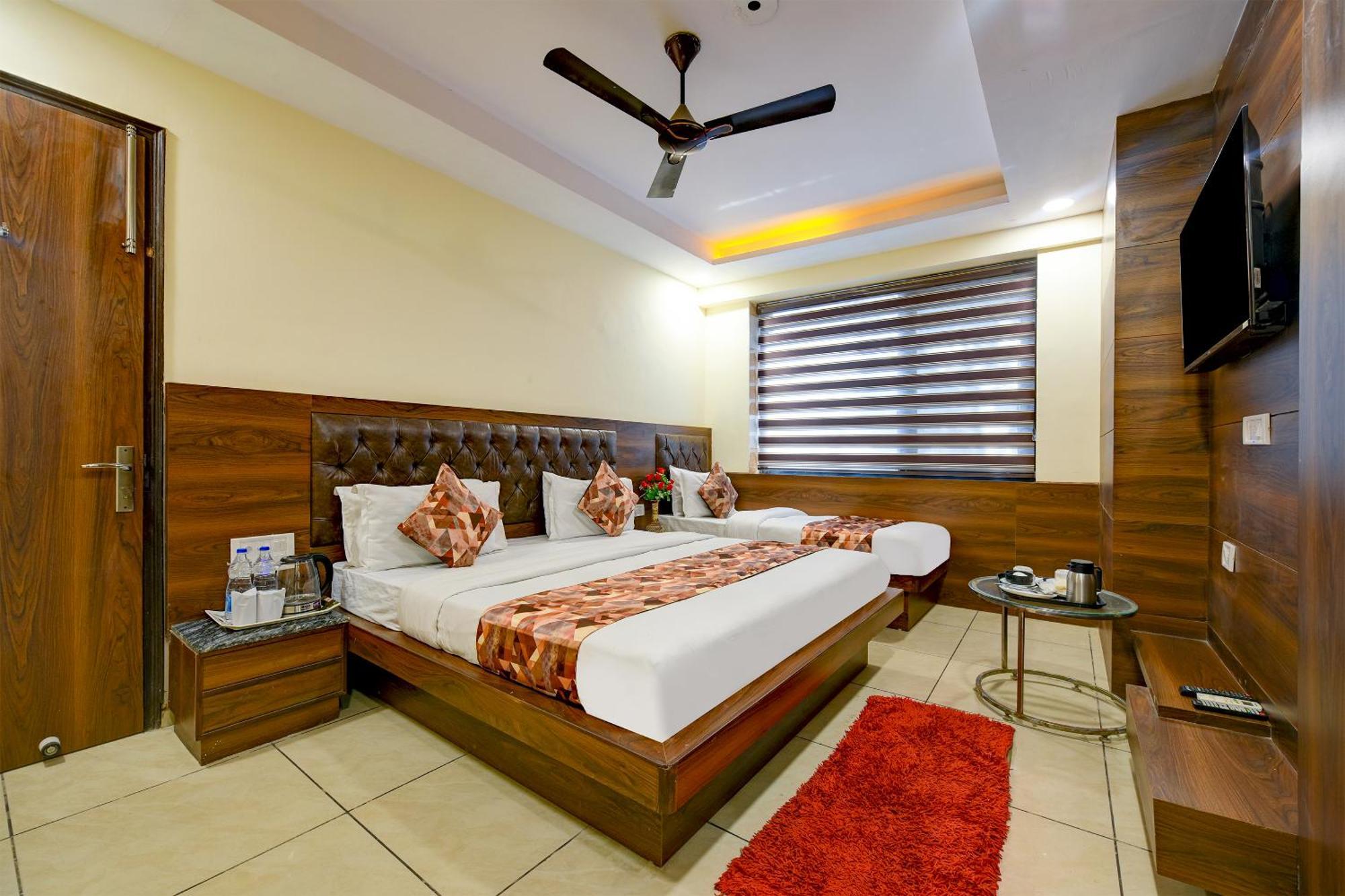 ניו דלהי Hotel Le Grand - Walk-In From Rk Ashram Metro Station מראה חיצוני תמונה