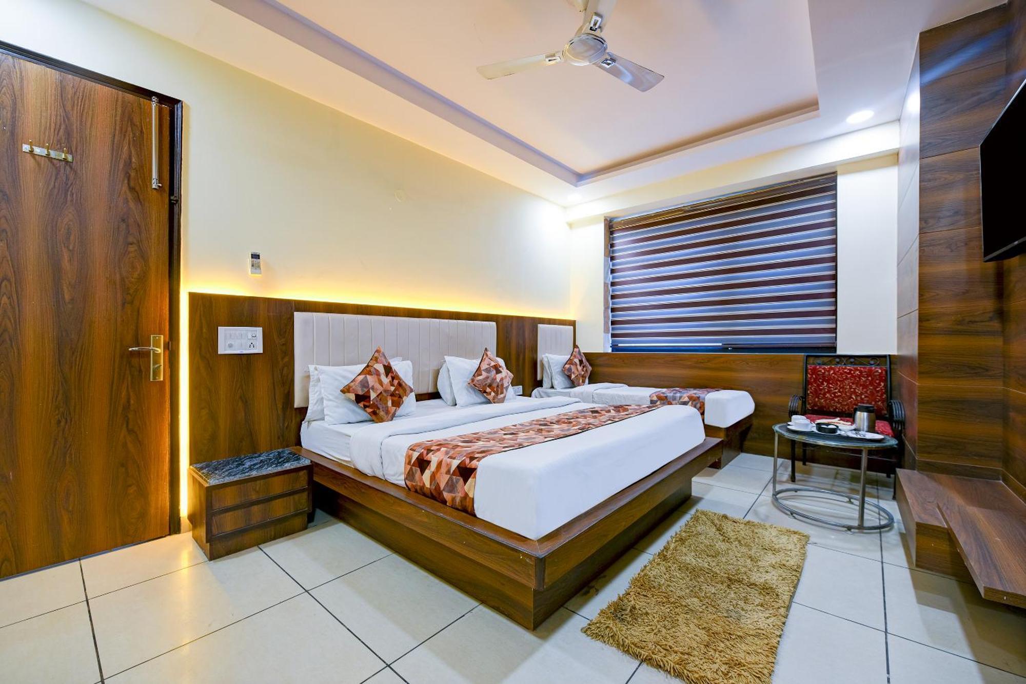 ניו דלהי Hotel Le Grand - Walk-In From Rk Ashram Metro Station מראה חיצוני תמונה