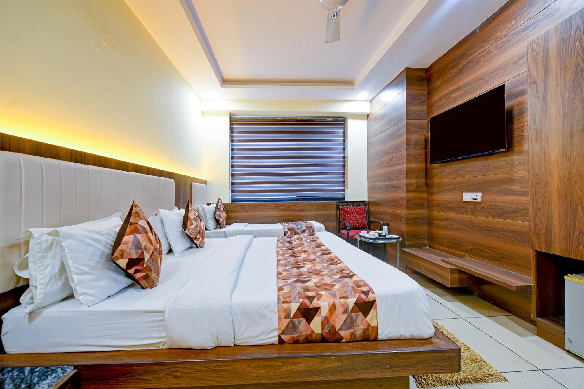 ניו דלהי Hotel Le Grand - Walk-In From Rk Ashram Metro Station מראה חיצוני תמונה